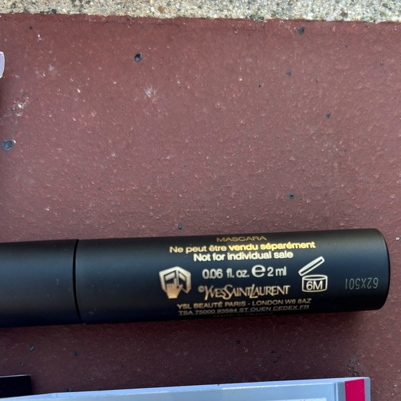 Gucci pouch and makeup kit - Picture 8 of 8